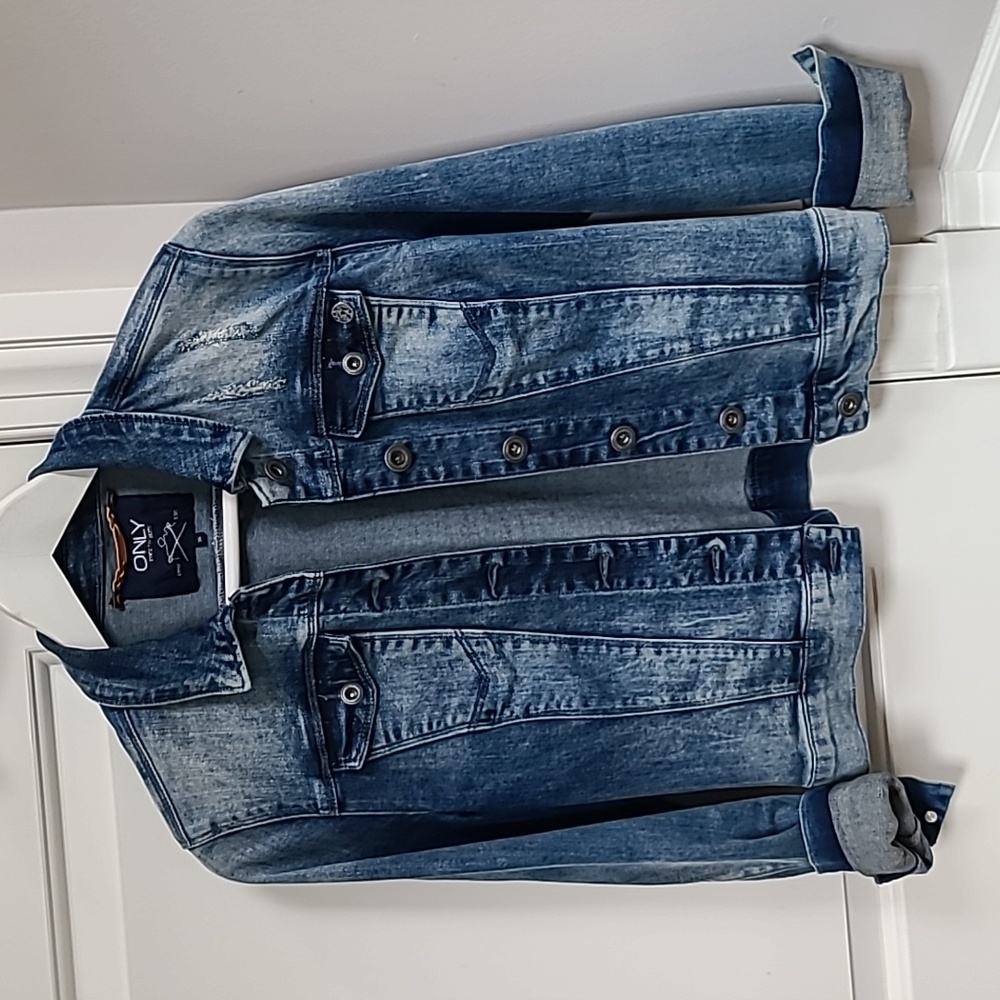 Only Denim Jacket size 36. Medium blue, new condition.